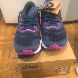 Adidas Gel Nimbus 23 Women’s 8 Wide - new in box